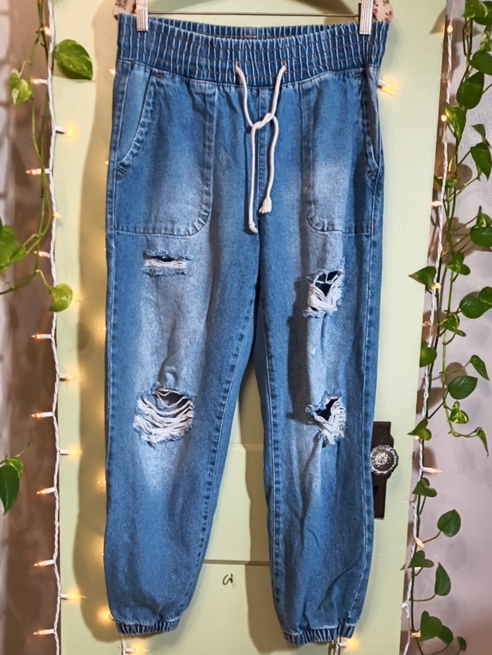 Women's No Boundaries Denim Jogger Distressed Elastic Waist Ankle Jeans M